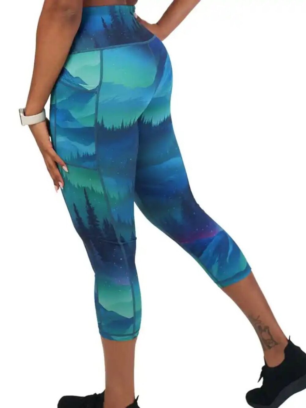 NWOT Constantly Varied Gear Aurora Borealis Capri Leggings